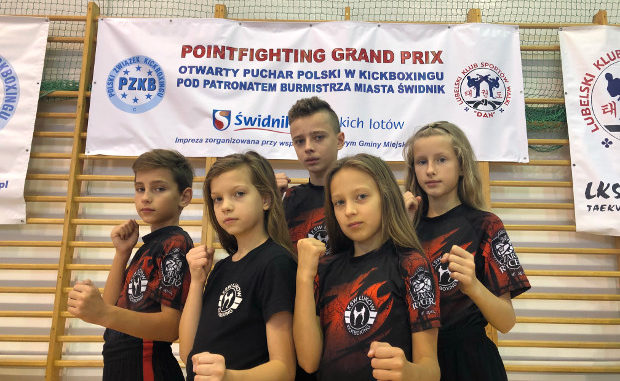Kewin Kozłowski z Pucharem Polski w kickboxingu