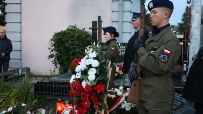 Uroczystości przy Krzyżu Katyńskim w Łukowie